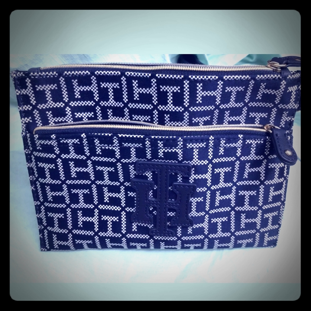 Tommy Hilfiger Canvas Pattern Wristlet